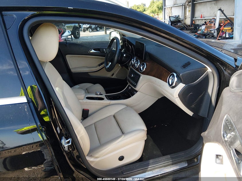 2018 Mercedes-benz Gla-klasse VIN WDCTG4GB7JJ417760 IAAI salvage auction — SIDE, Salvage (Louisiana), sold $5,100 on 2026-08-01 (photo 5)
