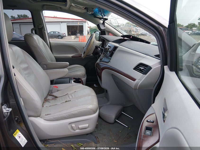 2013 Toyota Sienna VIN 5TDYK3DC5DS318279 IAAI salvage auction — FRONT END, Salvage (Ohio), sold $1,900 on 2026-07-31 (photo 5)