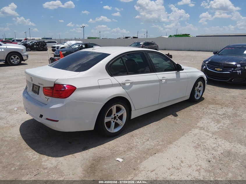 2014 BMW 3 series VIN WBA3A5C57EP602002 IAAI salvage auction — NORMAL WEAR, Original (Texas), sold $650 on 2026-08-12 (photo 4)