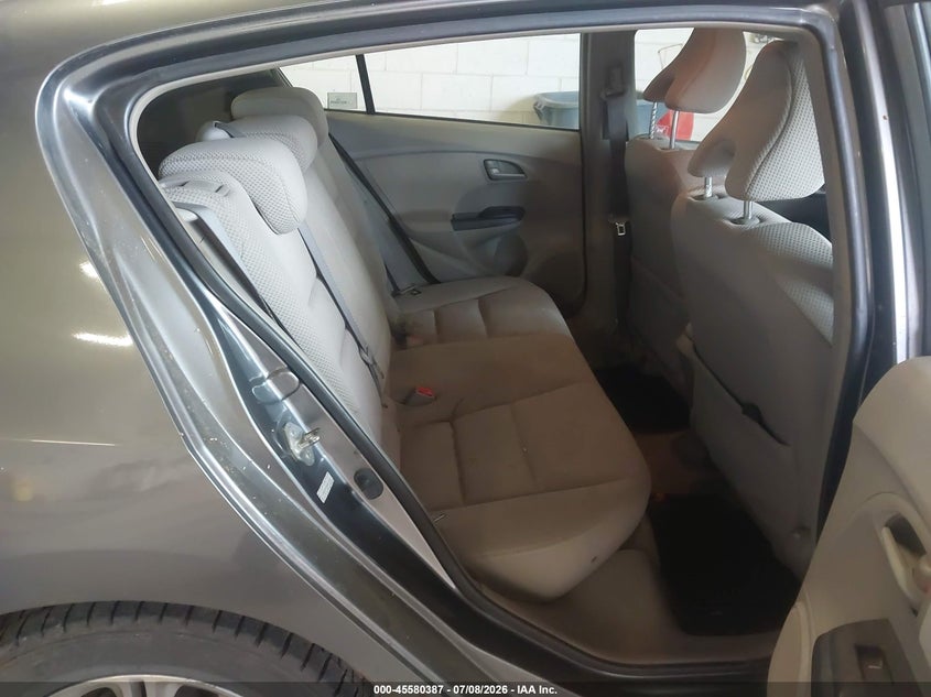 2010 Honda Insight VIN JHMZE2H7XAS017141 IAAI salvage auction — NORMAL WEAR, Clear (Minnesota), sold $950 on 2026-07-15 (photo 8)
