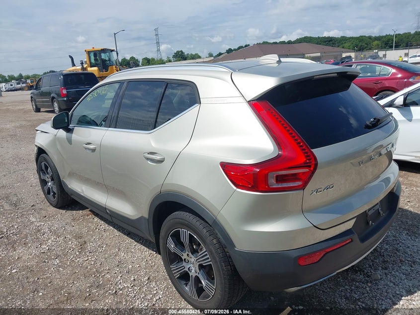 2019 Volvo Xc40 VIN YV4162UL4K2098361 IAAI salvage auction — LEFT FRONT, Clear (Wisconsin), sold $1,500 on 2026-07-21 (photo 3)
