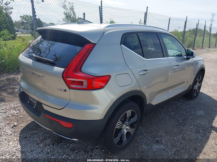 2019 Volvo Xc40 VIN YV4162UL4K2098361 IAAI salvage auction — LEFT FRONT, Clear (Wisconsin), sold $1,500 on 2026-07-21 (photo 4)