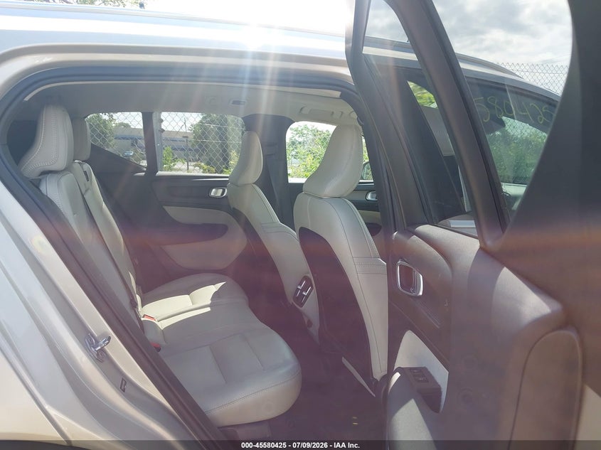 2019 Volvo Xc40 VIN YV4162UL4K2098361 IAAI salvage auction — LEFT FRONT, Clear (Wisconsin), sold $1,500 on 2026-07-21 (photo 8)