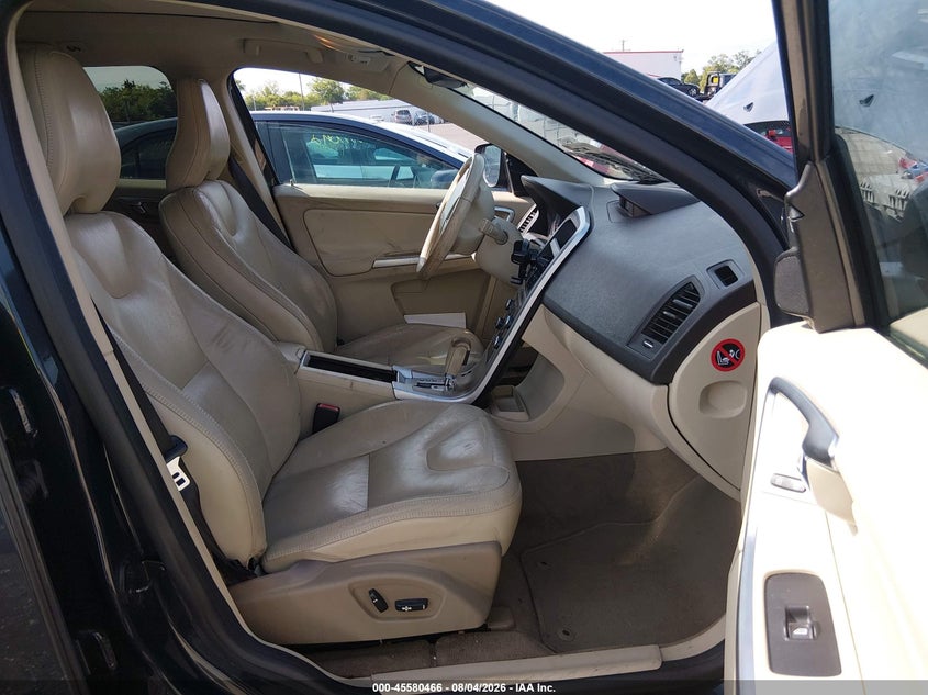 2010 Volvo Xc60 VIN YV4960DZ8A2064188 IAAI salvage auction — NORMAL WEAR, Clear (Virginia), sold $250 on 2026-08-11 (photo 5)