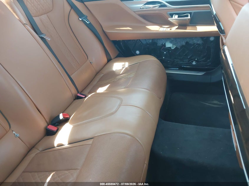 2017 BMW 7er VIN WBA7F2C57HG421360 IAAI salvage auction — NORMAL WEAR, Clear (New York), sold $5,025 on 2026-07-28 (photo 8)