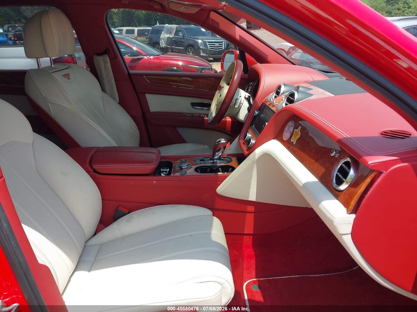 2019 Bentley Bentayga VIN SJAAM2ZV6KC026253 IAAI salvage auction — NORMAL WEAR, Clear (Illinois), sold $16,100 on 2026-07-27 (photo 5)