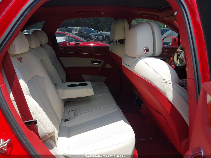 2019 Bentley Bentayga VIN SJAAM2ZV6KC026253 IAAI salvage auction — NORMAL WEAR, Clear (Illinois), sold $16,100 on 2026-07-27 (photo 8)
