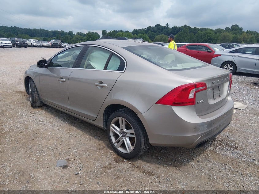 2015 Volvo S60 VIN YV1612TK9F1357173 IAAI salvage auction — RIGHT FRONT, Salvage Title, sold $1,550 on 2026-08-12 (photo 3)