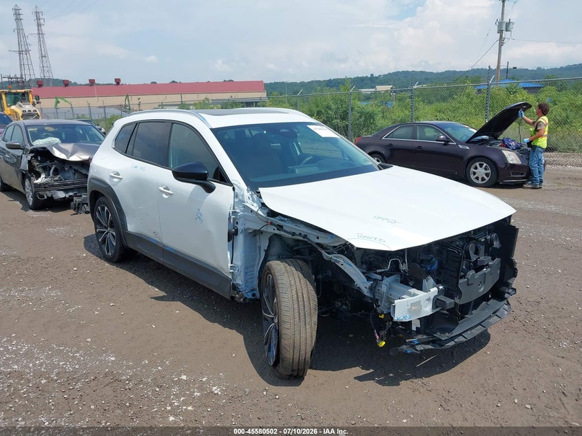 2025 Mazda Cx-50 VIN 7MMVABDY3SN382450 IAAI salvage auction — RIGHT FRONT, Salvage Title, sold $10,600 on 2026-07-31 (photo 1)