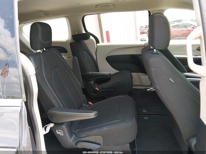 2020 Chrysler Voyager VIN 2C4RC1CG6LR249345 IAAI salvage auction — NORMAL WEAR, Sf97 (North Carolina), sold $10,550 on 2026-08-10 (photo 8)
