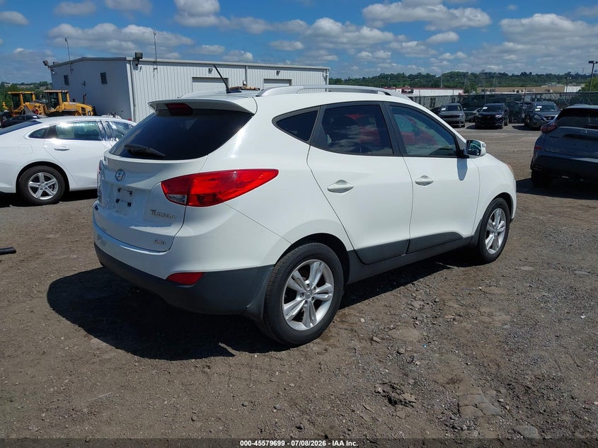 2013 Hyundai Tucson VIN KM8JUCAC6DU556228 IAAI salvage auction — NORMAL WEAR, Clear (Pennsylvania), sold $1,800 on 2026-07-17 (photo 4)