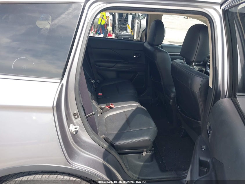 2017 Mitsubishi Outlander VIN JA4AZ3A3XHZ052225 IAAI salvage auction — REAR END, Salvage Title, sold $2,250 on 2026-07-31 (photo 8)
