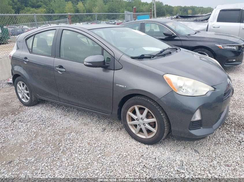 2013 Toyota Prius c VIN JTDKDTB32D1051599 IAAI salvage auction — REAR END, Salvage (Ohio), sold $800 on 2026-07-30 (photo 1)