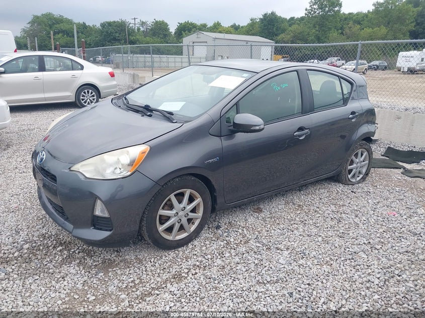 2013 Toyota Prius c VIN JTDKDTB32D1051599 IAAI salvage auction — REAR END, Salvage (Ohio), sold $800 on 2026-07-30 (photo 2)