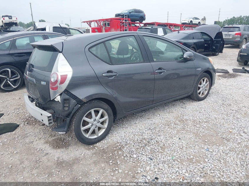 2013 Toyota Prius c VIN JTDKDTB32D1051599 IAAI salvage auction — REAR END, Salvage (Ohio), sold $800 on 2026-07-30 (photo 4)