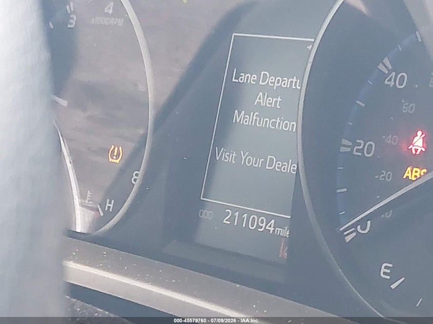 2018 Toyota Rav 4 VIN JTMZFREV3JJ729426 IAAI salvage auction — FRONT END, Rebuildable (Florida), sold $25 on 2026-07-28 (photo 7)