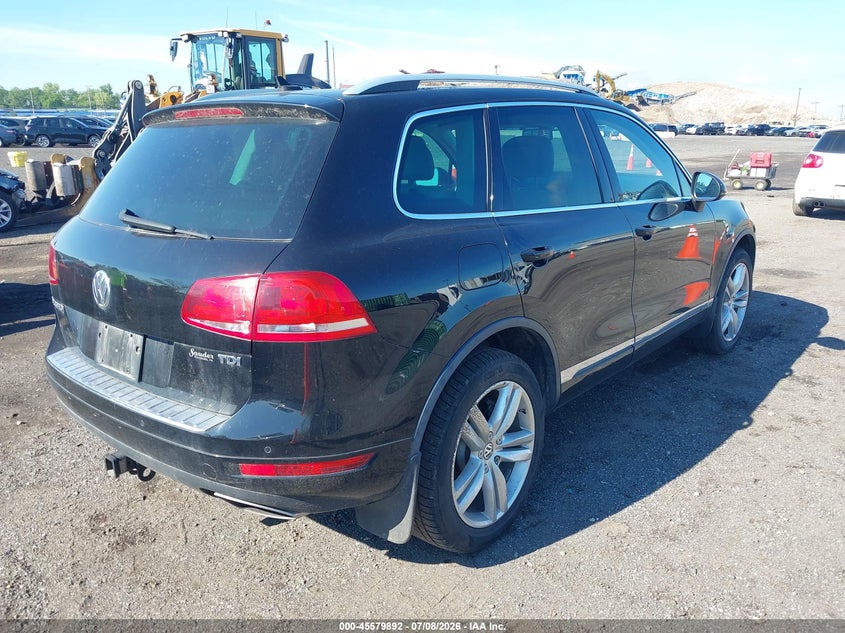 2012 Volkswagen Touareg VIN WVGEK9BP6CD006568 IAAI salvage auction — NORMAL WEAR, Clear (New York), sold $1,500 on 2026-07-28 (photo 4)