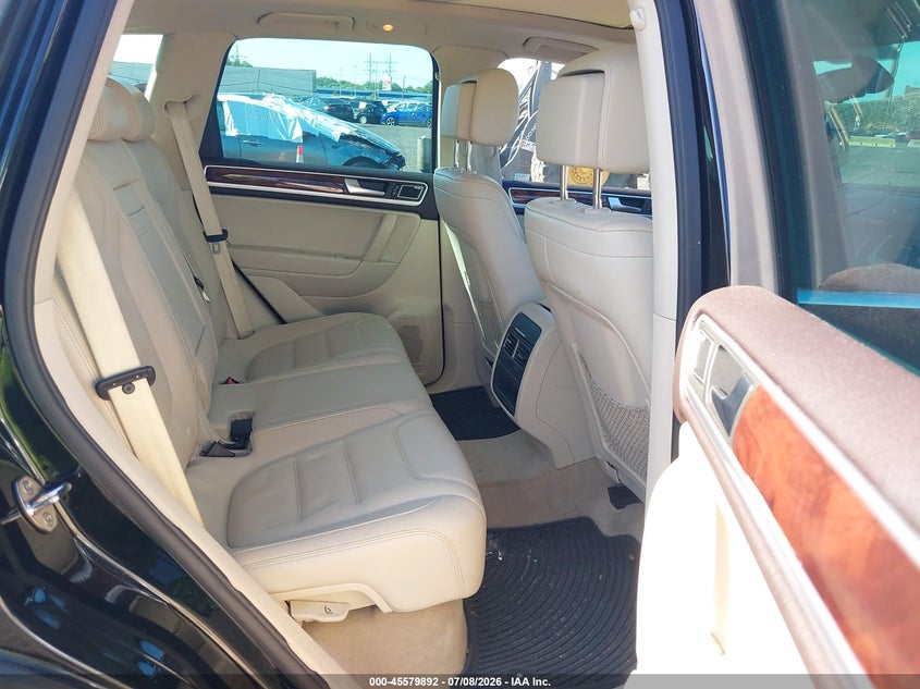 2012 Volkswagen Touareg VIN WVGEK9BP6CD006568 IAAI salvage auction — NORMAL WEAR, Clear (New York), sold $1,500 on 2026-07-28 (photo 8)