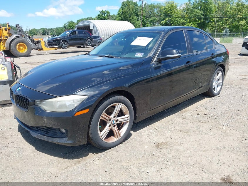 2013 BMW 3 series VIN WBA3B5G55DNS01193 IAAI salvage auction — NORMAL WEAR, Clear (New Jersey), sold $650 on 2026-07-30 (photo 2)