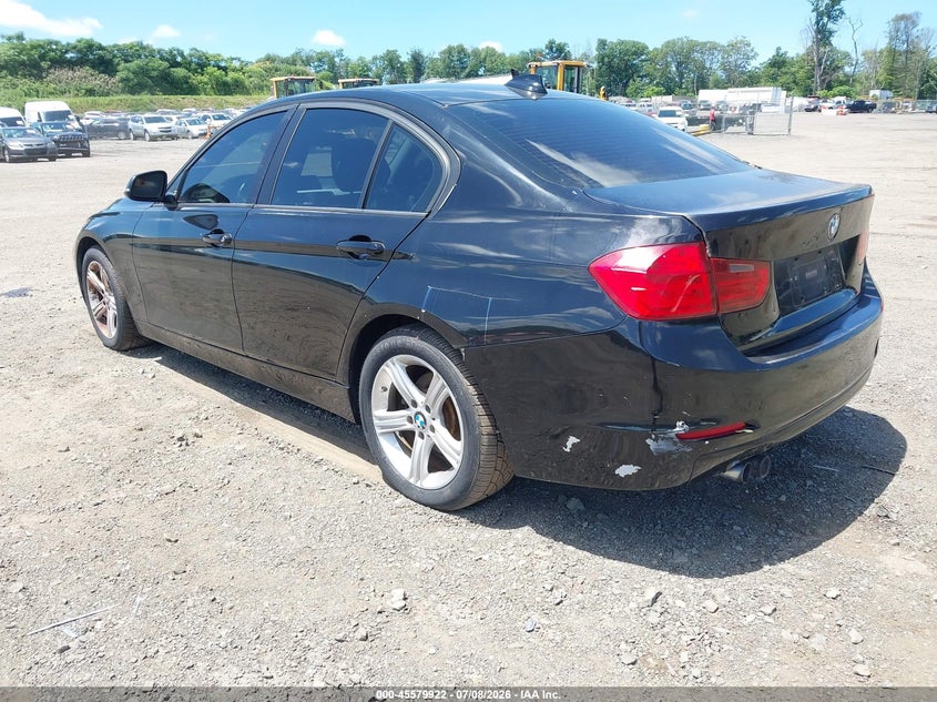 2013 BMW 3 series VIN WBA3B5G55DNS01193 IAAI salvage auction — NORMAL WEAR, Clear (New Jersey), sold $650 on 2026-07-30 (photo 3)