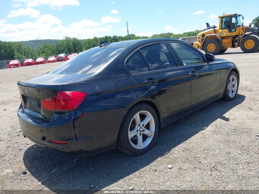 2013 BMW 3 series VIN WBA3B5G55DNS01193 IAAI salvage auction — NORMAL WEAR, Clear (New Jersey), sold $650 on 2026-07-30 (photo 4)