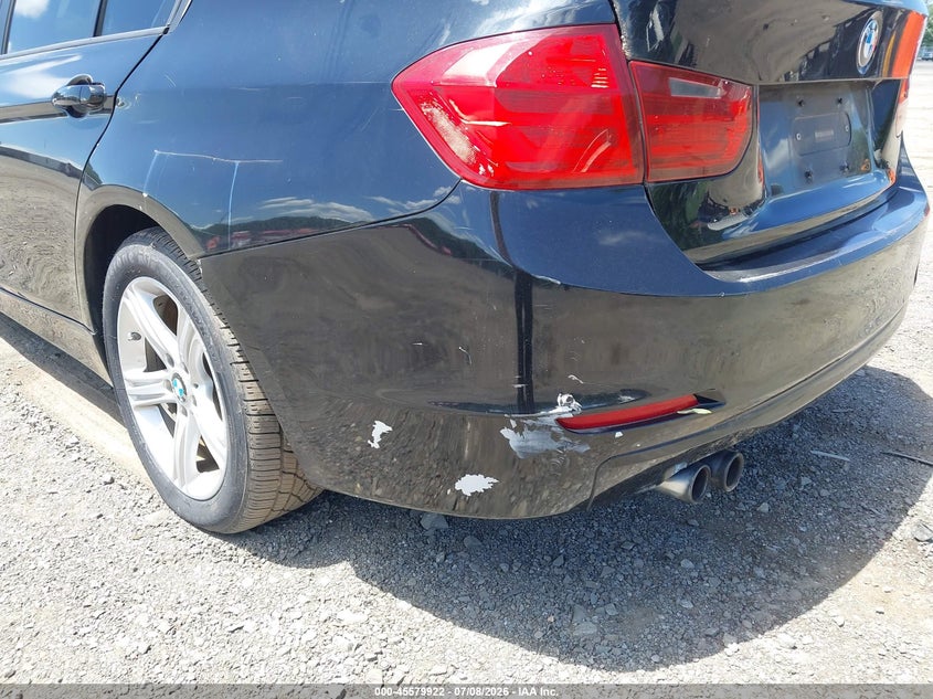 2013 BMW 3 series VIN WBA3B5G55DNS01193 IAAI salvage auction — NORMAL WEAR, Clear (New Jersey), sold $650 on 2026-07-30 (photo 6)