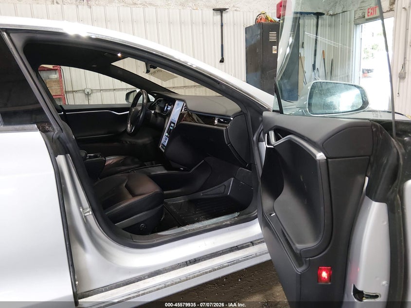 2016 Tesla Model s VIN 5YJSA1E23GF149794 IAAI salvage auction — REAR END, Original - Reconstructed (Alaska), sold $5,000 on 2026-07-10 (photo 5)