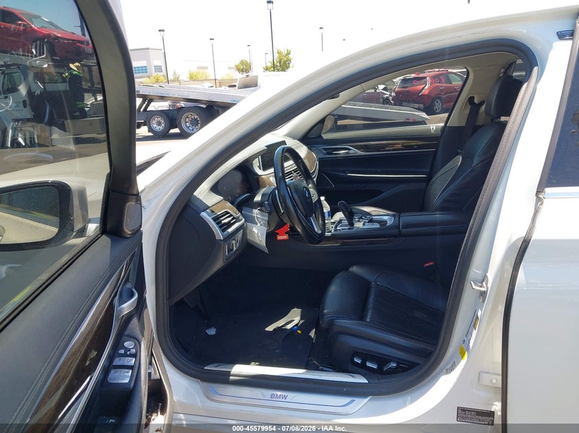 2022 BMW 7er VIN WBA7T2C05NCH58449 IAAI salvage auction — RIGHT SIDE, Salvage Title, sold $14,200 on 2026-08-14 (photo 5)