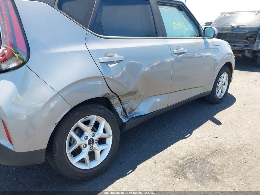 2024 Kia Soul VIN KNDJ23AU8R7899566 IAAI salvage auction — RIGHT SIDE, Salvage Title, sold $675 on 2026-07-24 (photo 6)