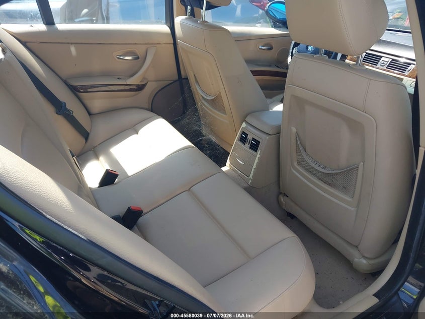 2007 BMW 3 series VIN WBAVC93557KX58954 IAAI salvage auction — NORMAL WEAR, Clear (North Carolina), sold $350 on 2026-07-30 (photo 8)