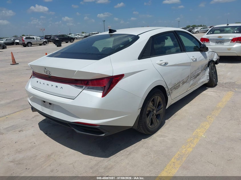 2022 Hyundai Elantra VIN 5NPLM4AG2NH080965 IAAI salvage auction — SIDE, Salvage Title, sold $2,550 on 2026-07-29 (photo 4)