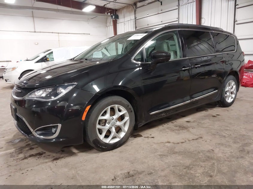 2017 Chrysler Pacifica VIN 2C4RC1EGXHR652863 IAAI salvage auction — HAIL, Salvage (Iowa), sold $4,050 on 2026-08-23 (photo 2)