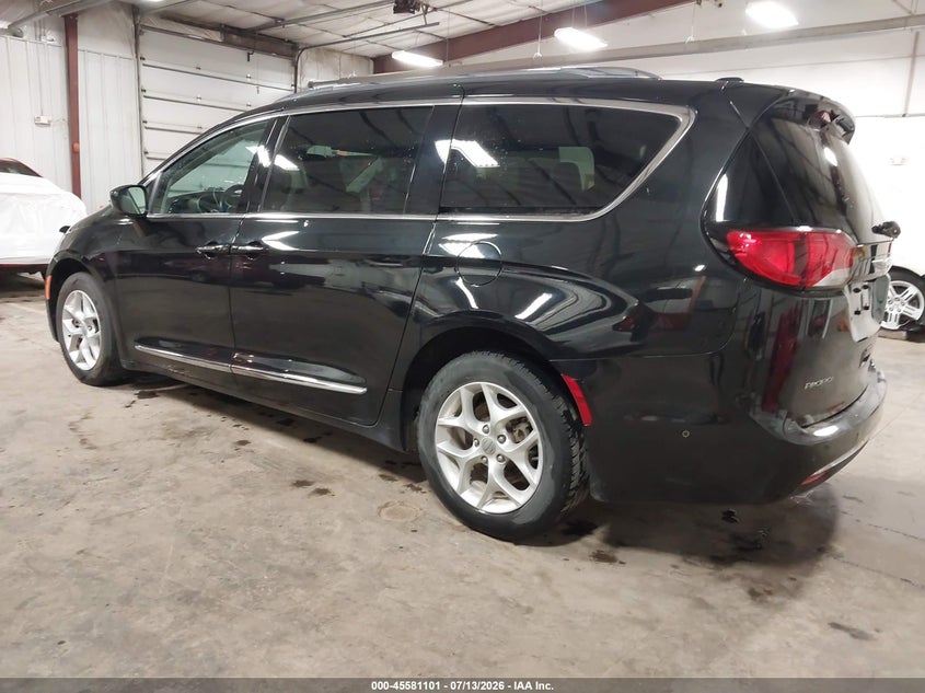 2017 Chrysler Pacifica VIN 2C4RC1EGXHR652863 IAAI salvage auction — HAIL, Salvage (Iowa), sold $4,050 on 2026-08-23 (photo 3)
