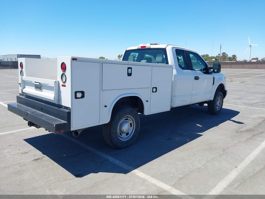 2017 Ford F-250 VIN 1FD7X2B69HEE29042 IAAI salvage auction — LEFT SIDE, Sf97 (California), sold $28,425 on 2026-07-30 (photo 4)