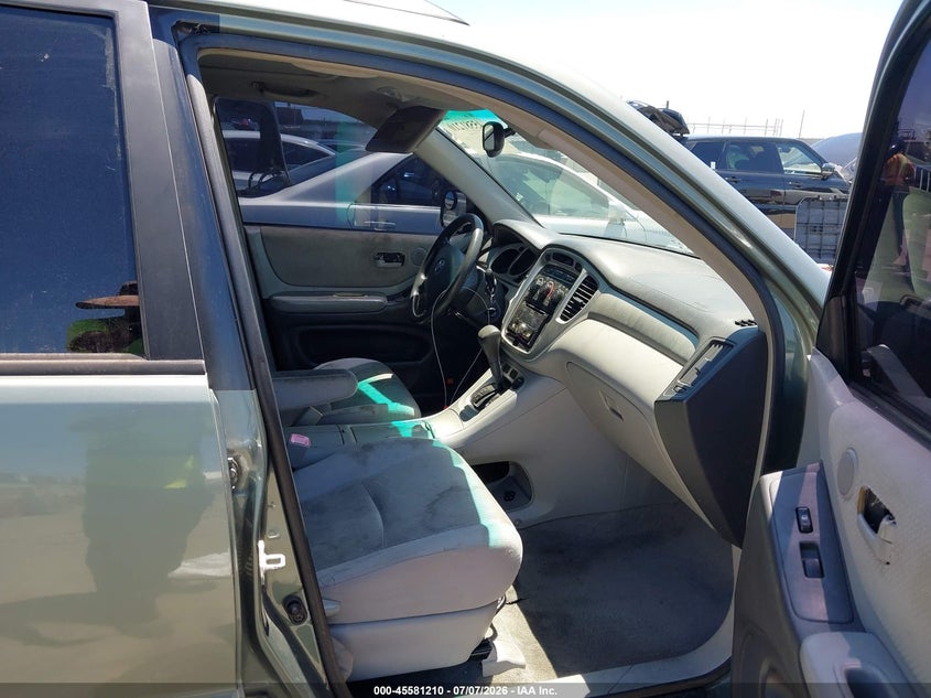 2005 Toyota Highlander VIN JTEDP21A750047755 IAAI salvage auction — NORMAL WEAR, Clear - Dealer Only (California), sold $975 on 2026-07-15 (photo 5)