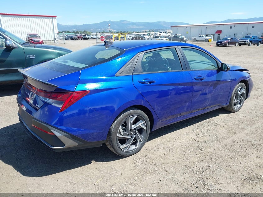 2025 Hyundai Elantra VIN KMHLM4DJ7SU168267 IAAI salvage auction — RIGHT FRONT, Salvage Title, sold $8,100 on 2026-07-18 (photo 4)