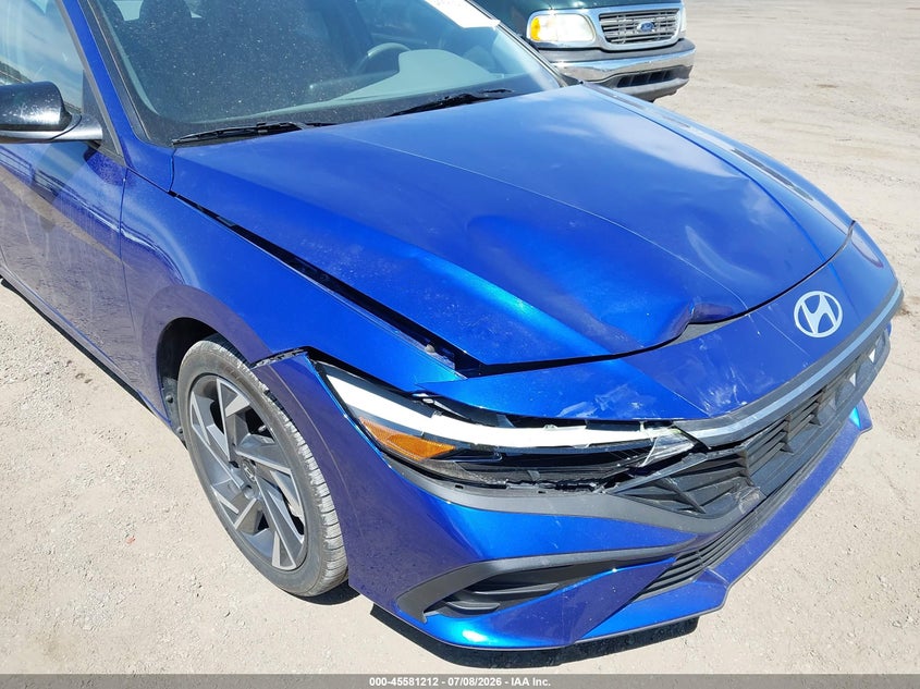 2025 Hyundai Elantra VIN KMHLM4DJ7SU168267 IAAI salvage auction — RIGHT FRONT, Salvage Title, sold $8,100 on 2026-07-18 (photo 6)