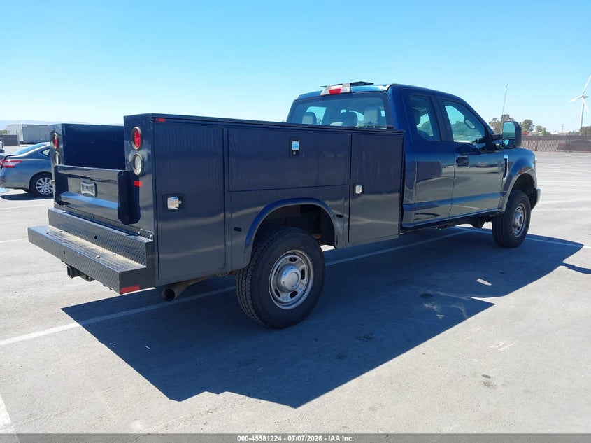 2017 Ford F-250 VIN 1FD7X2B60HEE29043 IAAI salvage auction — NORMAL WEAR, SF97 (California), sold $18,500 on 2026-07-30 (photo 4)