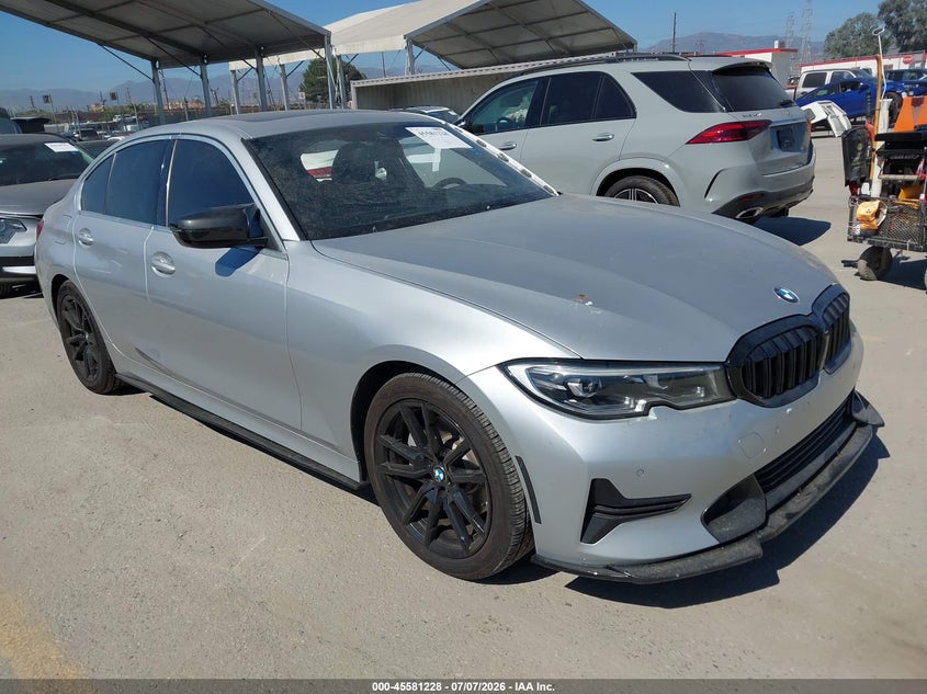 2019 BMW 3er VIN WBA5R1C51KFH04345 IAAI salvage auction — LEFT SIDE, Salvage Title, sold $8,300 on 2026-07-29 (photo 1)