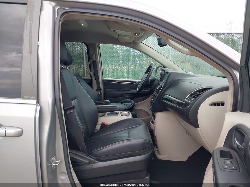 2014 Chrysler Town & country VIN 2C4RC1BG9ER217316 IAAI salvage auction — NORMAL WEAR, Clear (Kansas), sold $475 on 2026-07-24 (photo 5)