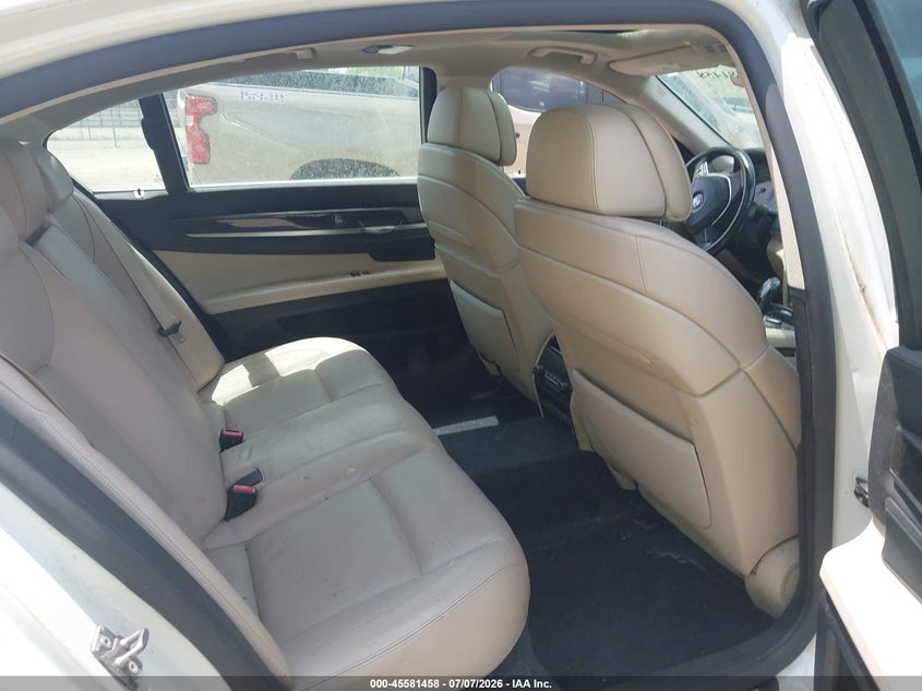 2012 BMW 7 series VIN WBAKC8C55CC434596 IAAI salvage auction — NORMAL WEAR, Clear (Tennessee), sold $475 on 2026-07-29 (photo 8)