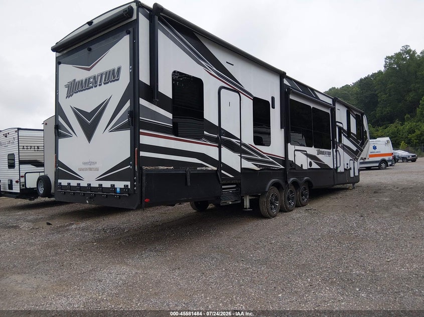 2022 Grand design Travel trlr VIN 573FM4530N1121033 IAAI salvage auction — SIDE, Salvage (Tennessee), sold $26,200 on 2026-08-26 (photo 4)