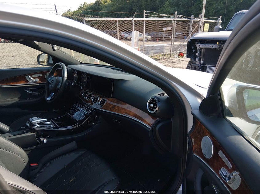 2018 Mercedes-benz E-klasse VIN WDDZF4KB8JA384252 IAAI salvage auction — FRONT END, Salvage (Massachusetts), sold $8,800 on 2026-08-07 (photo 5)