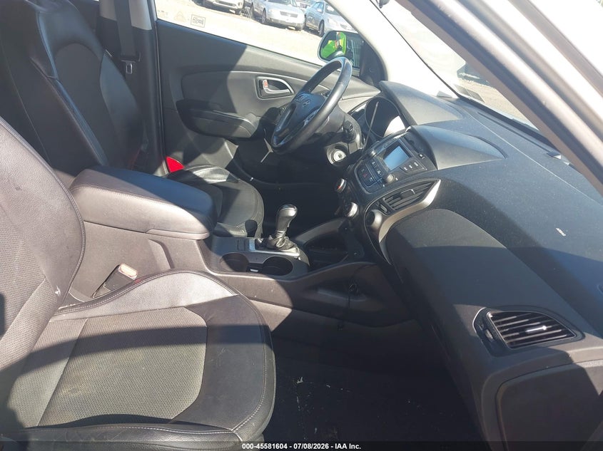 2015 Hyundai Tucson VIN KM8JUCAGXFU979254 IAAI salvage auction — NORMAL WEAR, Clear (Pennsylvania), sold $2,550 on 2026-07-17 (photo 5)
