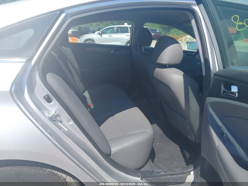 2012 Hyundai Sonata VIN KMHEC4A41CA041396 IAAI salvage auction — NORMAL WEAR, Clear (Illinois), sold $25 on 2026-07-23 (photo 8)