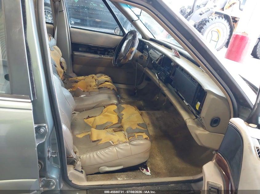 1998 Buick Lesabre VIN 1G4HP52K1WH533054 IAAI salvage auction — LEFT SIDE, Rebuildable (Florida), sold $275 on 2026-08-29 (photo 5)