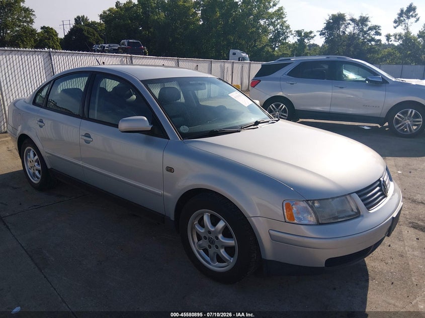 1999 Volkswagen Passat VIN WVWMA63B2XE287790 IAAI salvage auction — NORMAL WEAR, Clear (Illinois), sold $825 on 2026-07-28 (photo 1)
