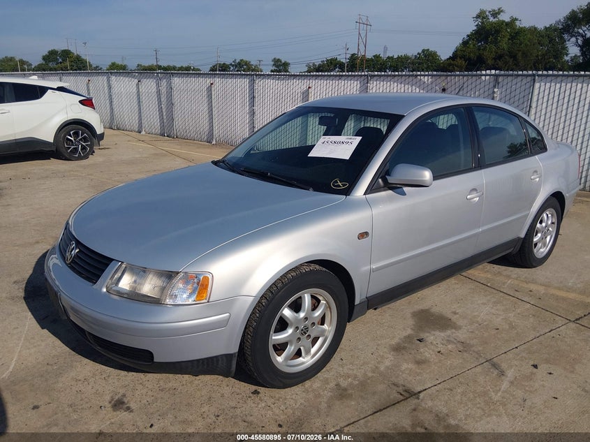 1999 Volkswagen Passat VIN WVWMA63B2XE287790 IAAI salvage auction — NORMAL WEAR, Clear (Illinois), sold $825 on 2026-07-28 (photo 2)