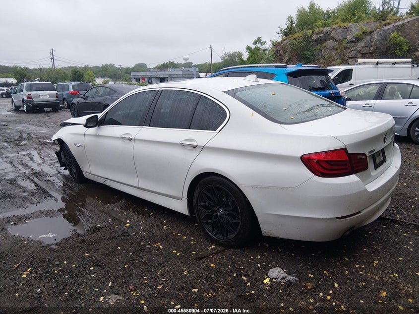 2013 BMW 5 series VIN WBAFU7C54DDU74916 IAAI salvage auction — NORMAL WEAR, Clear (Massachusetts), sold $1,575 on 2026-08-01 (photo 3)