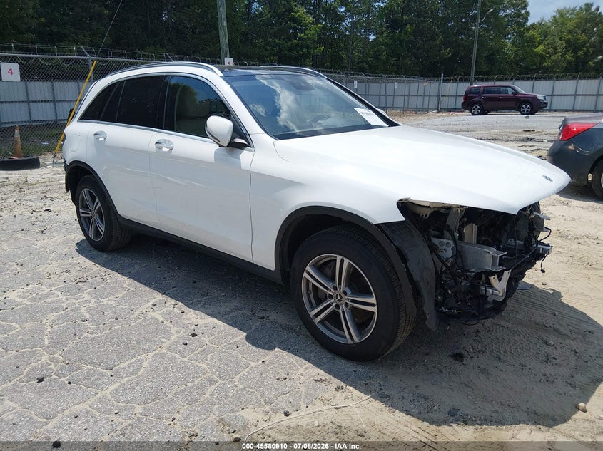 2022 Mercedes-benz Glc VIN W1N0G8EB8NV379840 IAAI salvage auction — FRONT & REAR, Salvage Title, sold $8,500 on 2026-08-02 (photo 1)